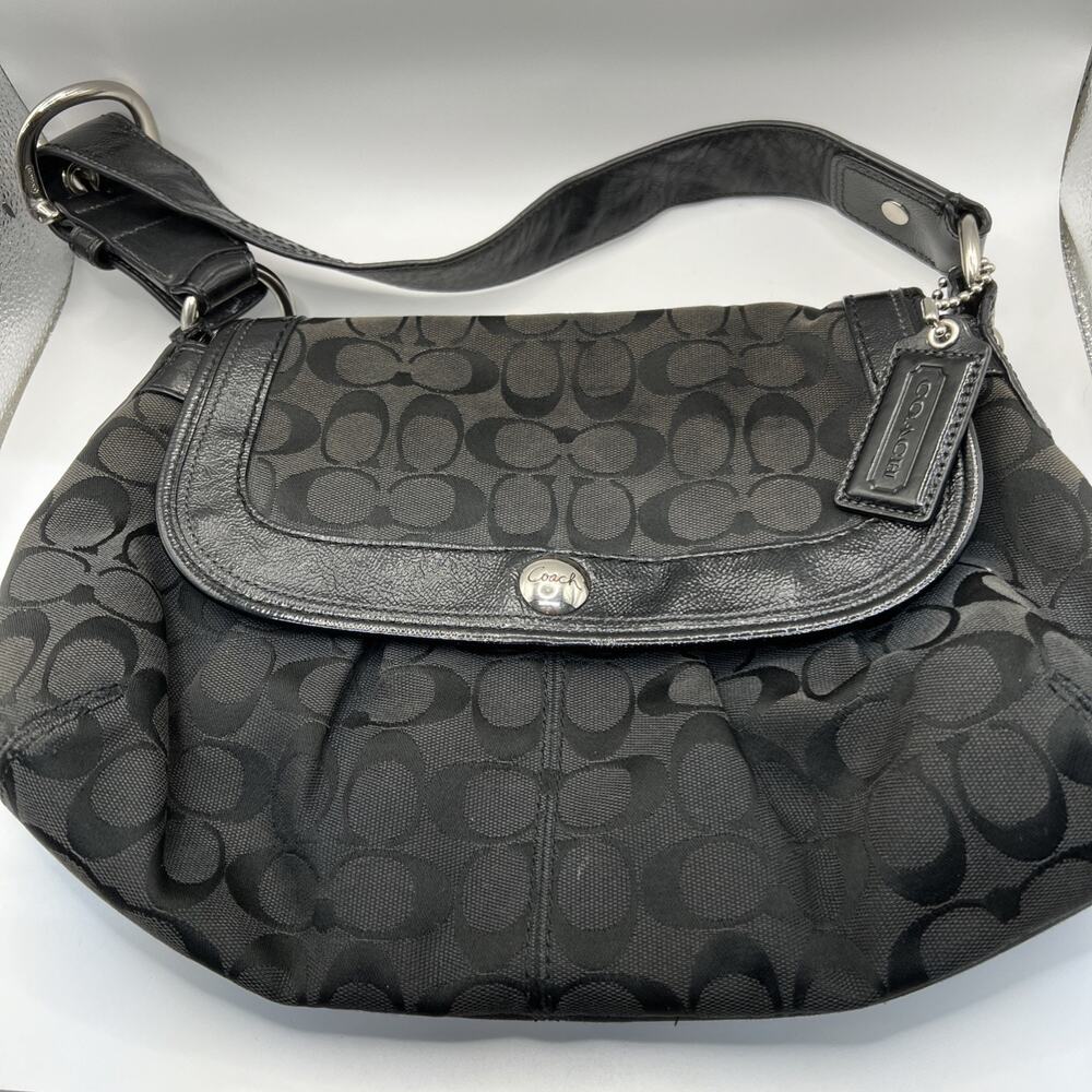 Great Condition COACH Signature One Shoulder Bag Black